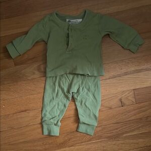 Classic Green Pajama Set with Relaxed Fit